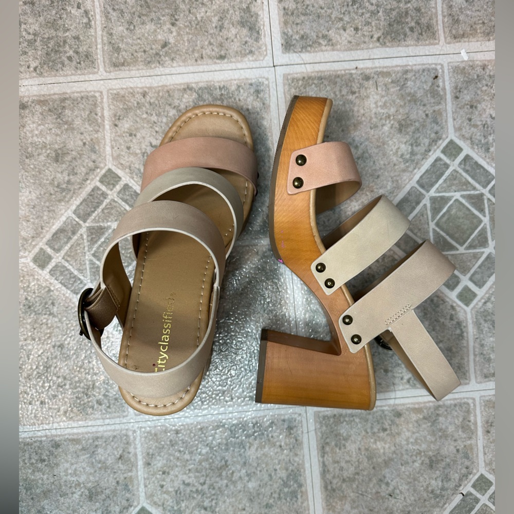 City Classified strappy sandals